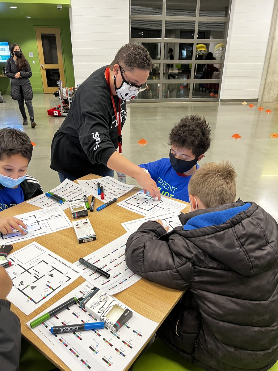 csforlcps's tweet image. #CSEverywhere in @LCPSOfficial because of collaborations w/ @PropelLevel &amp;amp; @LCPS_Academies! Over 260 students attended an #HourofCode night led by CS students @LCPS_Academies tonight to celebrate #csedweek2021 &amp;amp; build an impactful CS Pipeline. Thank you for all of the organizers!