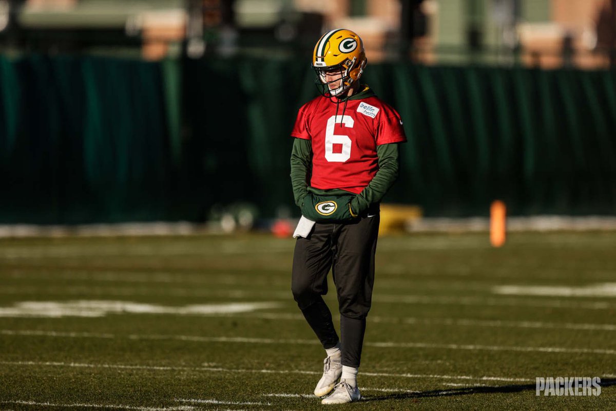 KurtBenkert's tweet photo. Been in the league 1,319 days &amp; Sunday will be my first time suiting up for a game.

Moral of the story: keep going. https://t.co/0YzzgL3Tlq