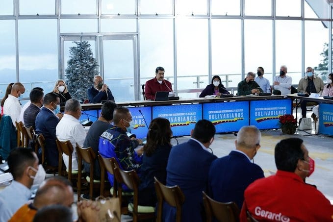 Jateranoficial's tweet photo. Cambio de época

Iniciamos un nuevo ciclo de gobierno, una época de renovación profunda para transformar todo lo que sea necesario y lograr los objetivos que como país, como pueblo, nos hemos trazado junto al presidente @NicolasMaduro https://t.co/QMAlzOzfsL