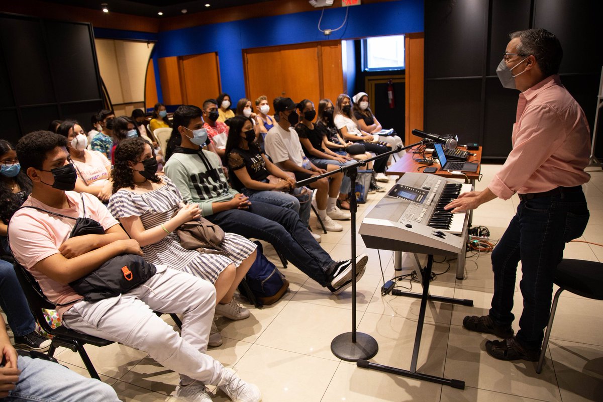 La Mayor Academia de Música tweet media