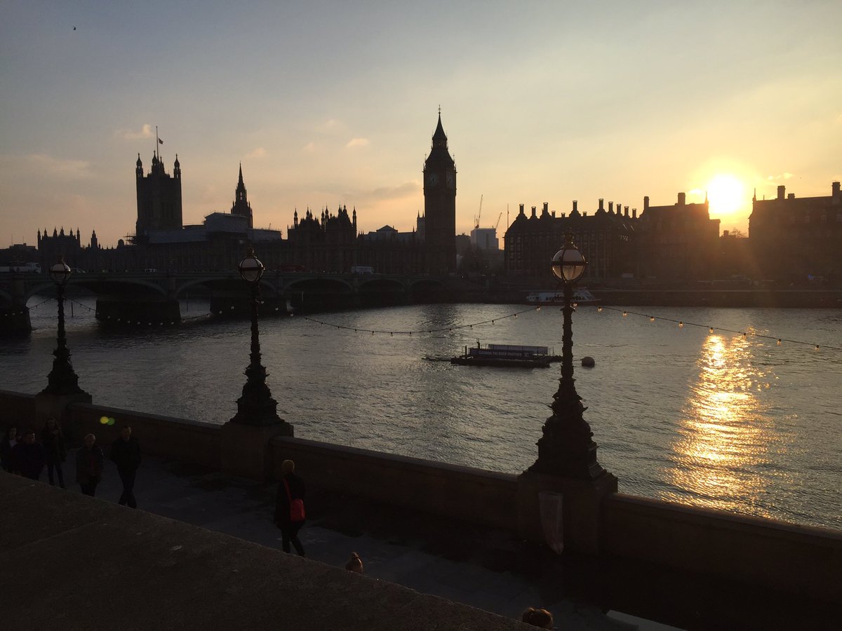 It’s beginning to feel a lot like Christmas🎄🎄

Want to learn a random fact about London? Click the link below:

triptide.london/journals/raphs…

#london #maltbystreetmarket #tours #walkingtours #sbw #londontour