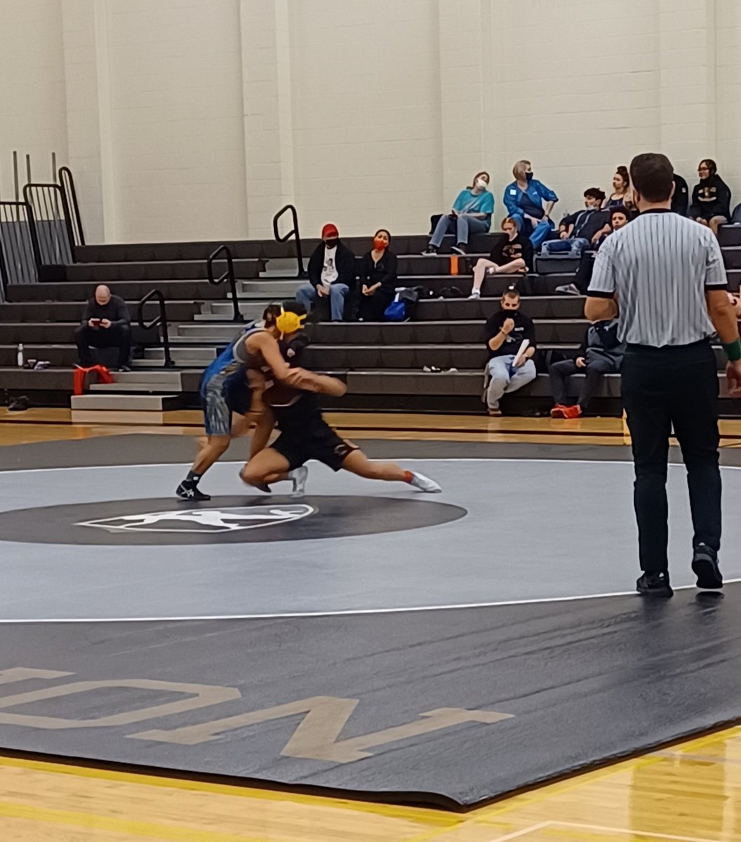 relentlessrb's tweet photo. Jasmine McCaskel competing in RB's first girls wrestling event and pins her opponent from Round Lake!  Jasmine is now 3-0 against girls and 4-0 on the season! https://t.co/vfN4kU5s8r