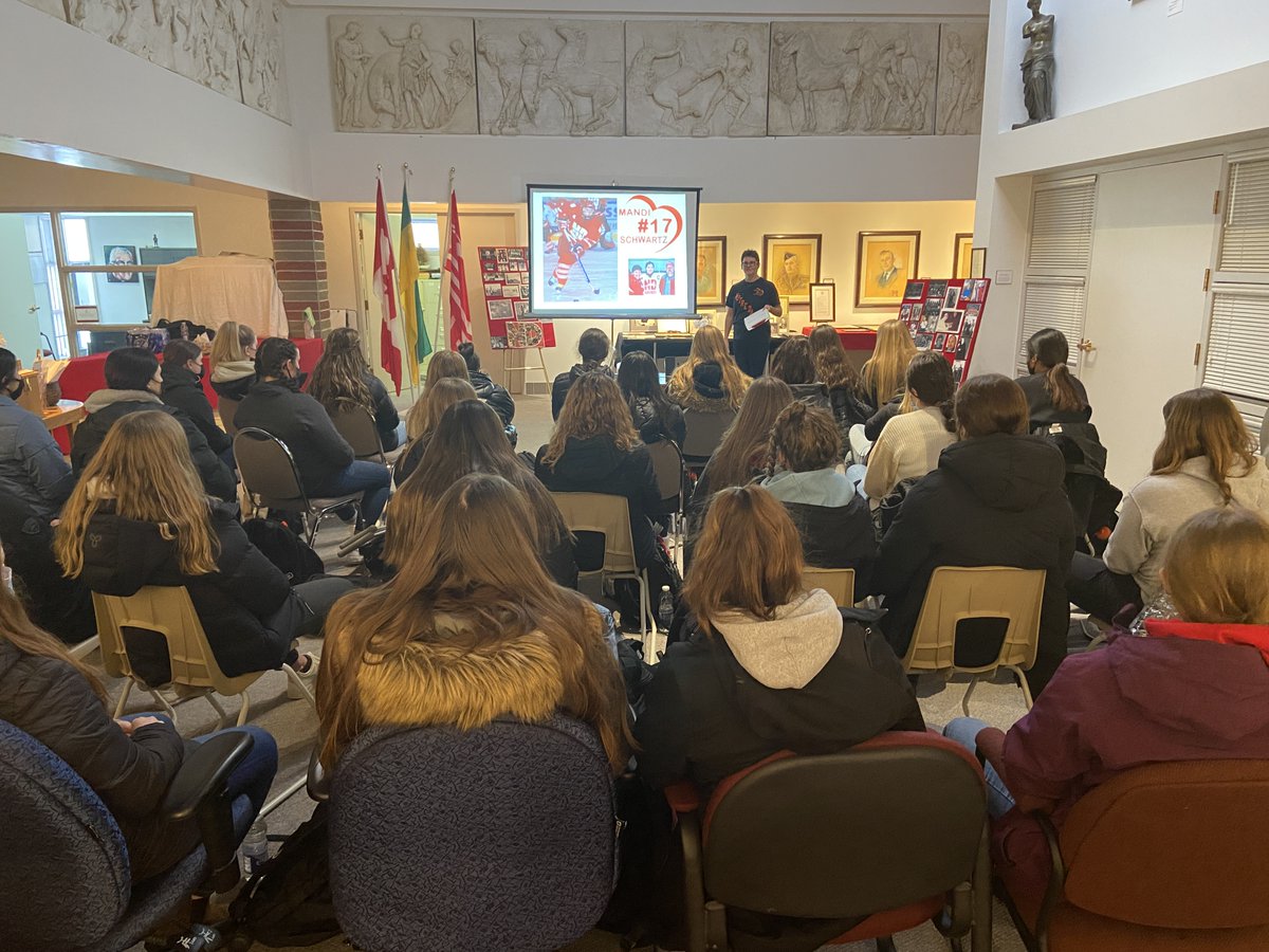Former Hounds coach Janice Rumpel spoke this wk to our Female U18 AAA team about Mandi Schwartz' legacy, one that will live forever at Notre Dame. Mandi was a great ambassador for female hockey, always displaying true leadership, character and a work ethic second to no-one. #MS17