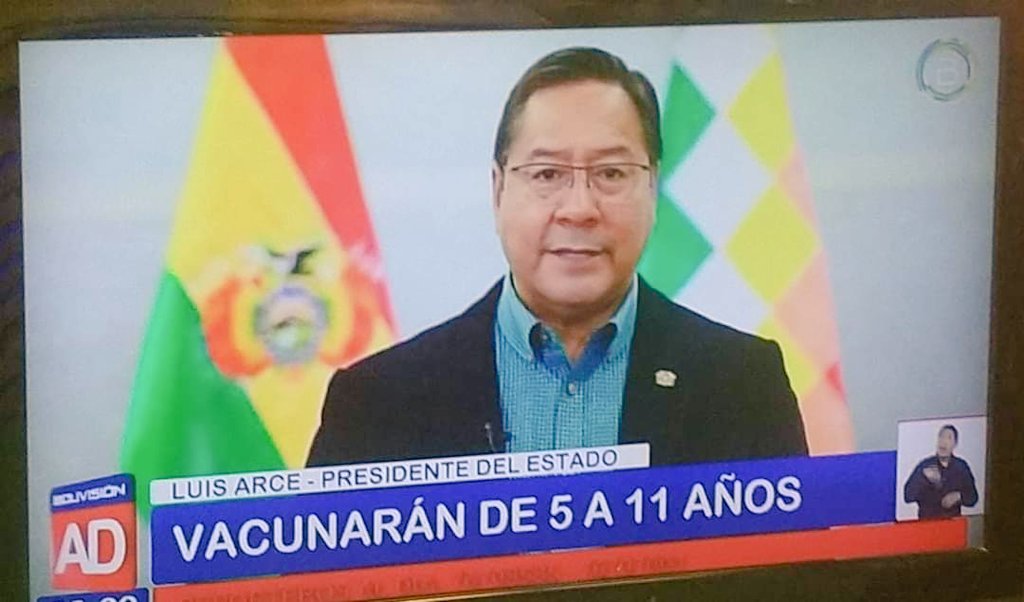 YaeTeInforma's tweet photo. #ÚLTIMO | El presidente @LuchoXBolivia anuncia que iniciará la #vacunación contra el #COVID19 a niños de 5 a 11 años de edad. La inmunización arrancará este jueves, 9 de diciembre y se suministrará la vacuna #Sinopharm. 🦠💉 https://t.co/q7YgQdhkOW