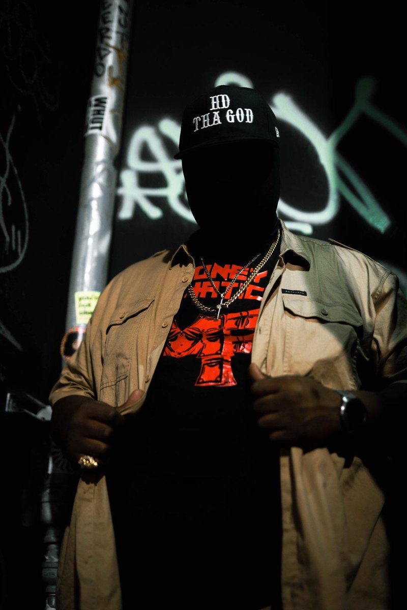 HD_THAGOD's tweet photo. #Metaverse #NFT #art #artvsartist2021 #artistsontwitter #musician #ComingSoon https://t.co/rZPZUAmUiG