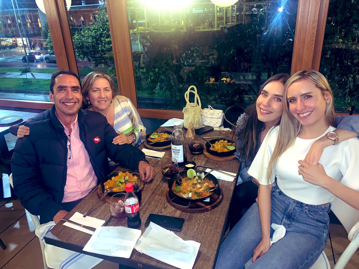 nataliallanoh's tweet photo. Gratitud y amor infinito por ellos❤️ Los amo y los voy a extrañar mucho 🥺😍 https://t.co/VW66PnXAPN