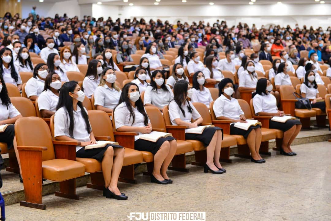 fjudfoficial's tweet photo. Mais imagens lindas 🤩✨📸 desse dia incrível que foi a graduação dos novos obreiros e colaboradores da FJUDF no último sábado 04/11/2021.
#Fju
#FjuDf
#VemPraFJU https://t.co/W0PJ6WroT9