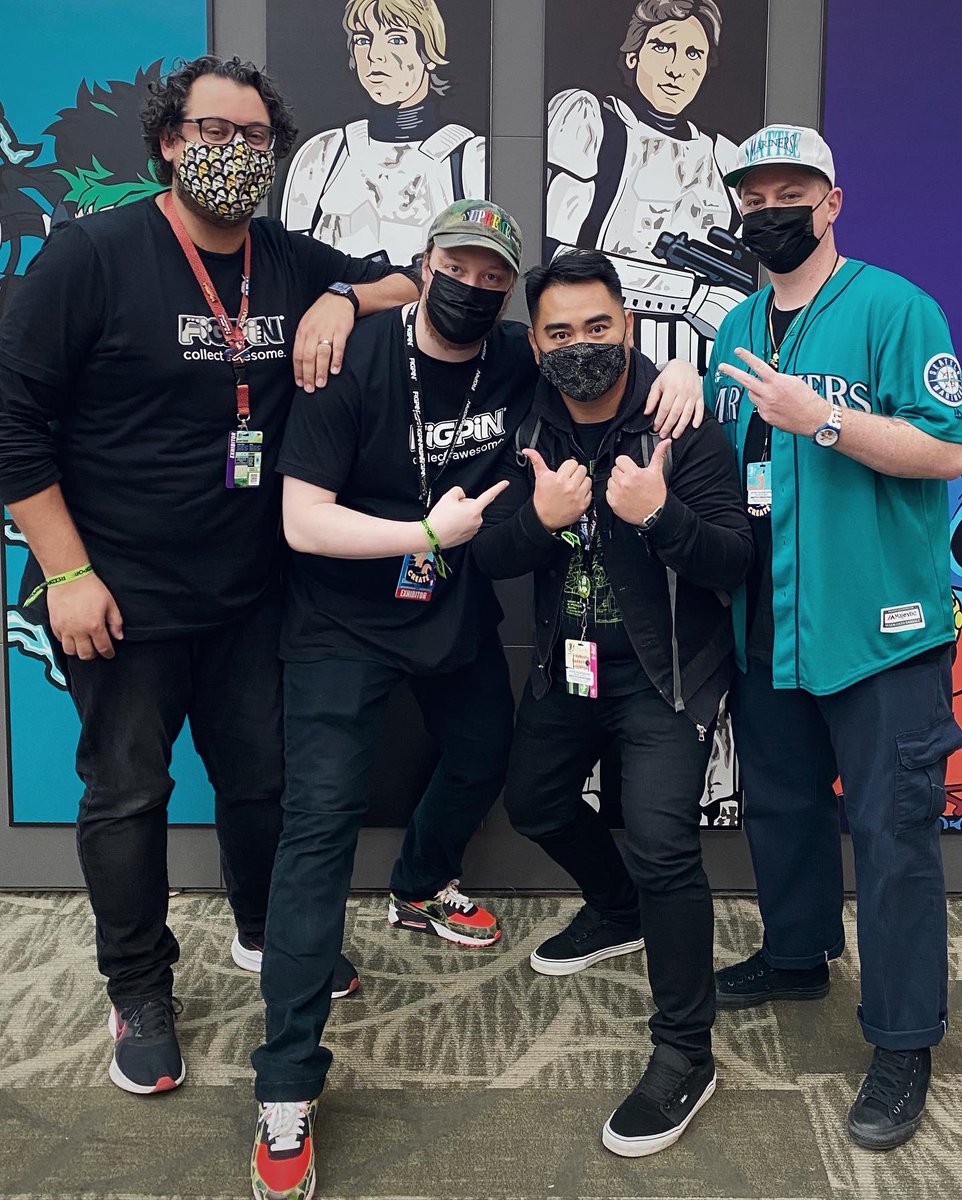 CMonstercampo's tweet photo. My guys at @figpinofficial busted out some 🔥 at ECCC!
#ECCC #FIGPIN #CollectAwesome #Sasquatch #IzukuMidoriya #MHA #GoBeyondPlusUltra https://t.co/NxbHZyh0TI