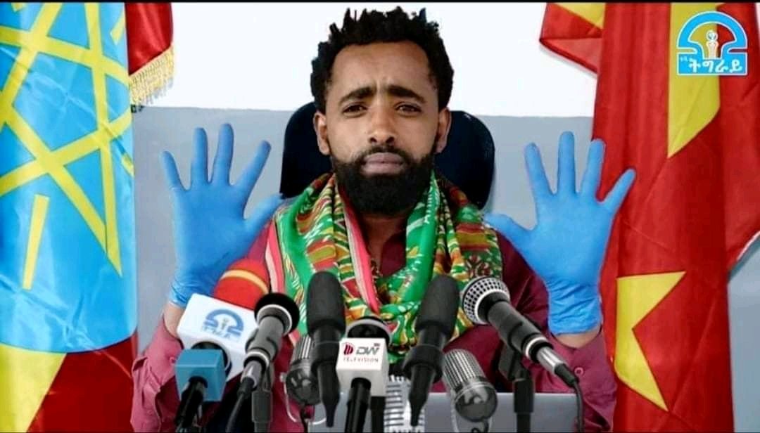 BelayBekeleWeya's tweet photo. የጉድ ሀገር ጀግና
የሶስት ወር ምሽግን ፣ በሶስት ቀን ይሰብራል
የጉድ ሀገር ባንዳ
ተቀጥቅጦ ሲሸሽ ፣ ስለስልት ያወራል
የወያኔ ትግል 
"ካፈርኩ አይመልሰኝ" ፥ ተብሎ ይጠራል! https://t.co/ZN6sRWEjsh
