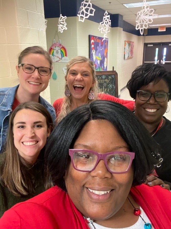 MrsBryan_CHES's tweet photo. 🎶On the 5th day of Christmas, we dressed in red and green...🎶 #acworthspirit #teachers @Acworth_ES #blurry https://t.co/YhVlxUouxq