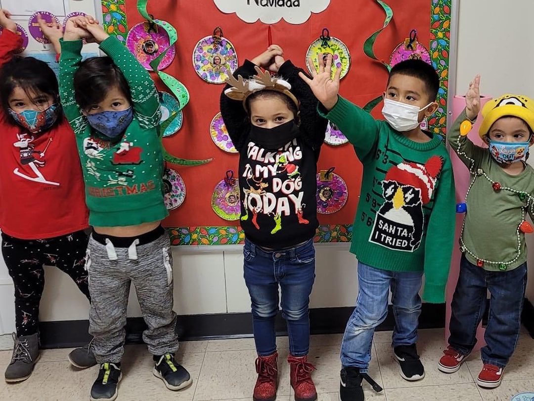 WinnetkaDISD's tweet photo. โ๏ธHoliday sweater weather for our Wildcats!๐
#WinterBlast #DallasISDHoliday #DallasISDFestive https://t.co/9y5hzCC1gU