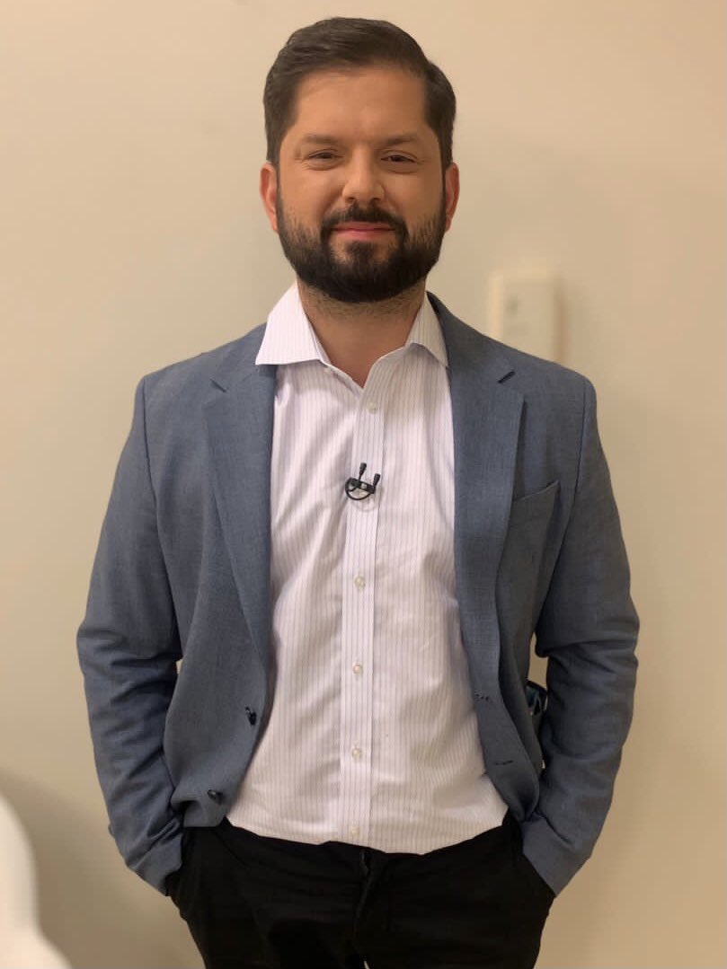 Listo para #CandidatoLlegóTuHora en un rato por @tvn. Nos vemos! :)