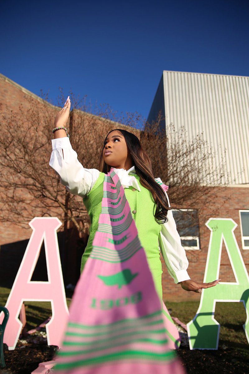 CeoLinny's tweet photo. InDEUCEstruKtable &amp; the PHinest to ever do it 💓💚 

#gramblingstateuniversity #AlphaTheta #onwednesdayswewearpink #DeuceKlub https://t.co/EaUQZdvHOc