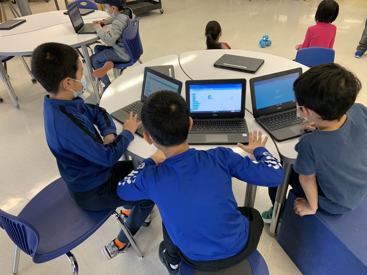 MsTomasi's tweet photo. Coding Time!⌨️ @CPPSMarkham #HourOfCode #coding #math #inquiry #handsonlearning #yrdsb https://t.co/NmWHE5K5Rp