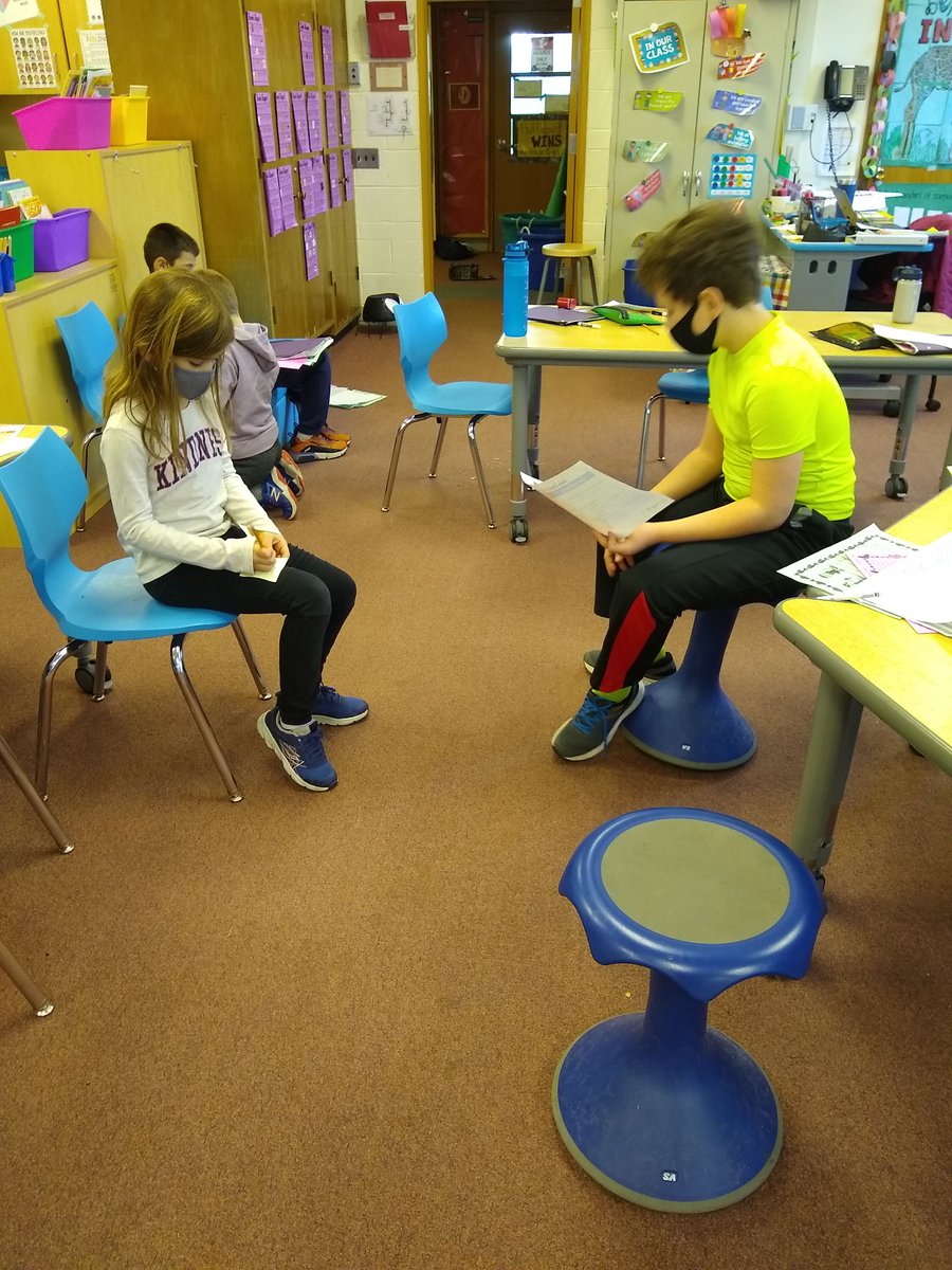 More Room 202 authors giving peer feedback! #d39cheetahs