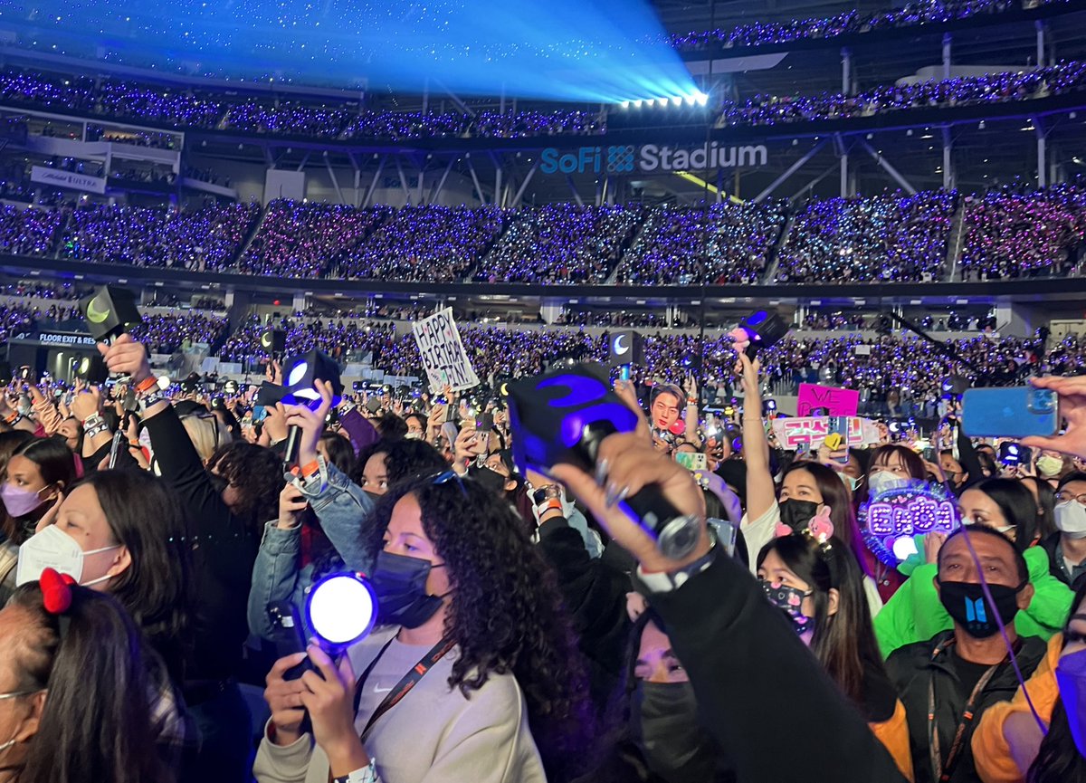 CHARLIExBTS's tweet photo. I’m never gonna stop talking about the willing mask compliance inside AND OUTSIDE of SoFi stadium by BTS ARMY.
We are a fandom that cares about one another &amp; the health &amp; safety of the boys. You don’t see the media talking about THIS side of our fandom. https://t.co/7n46zyipPJ