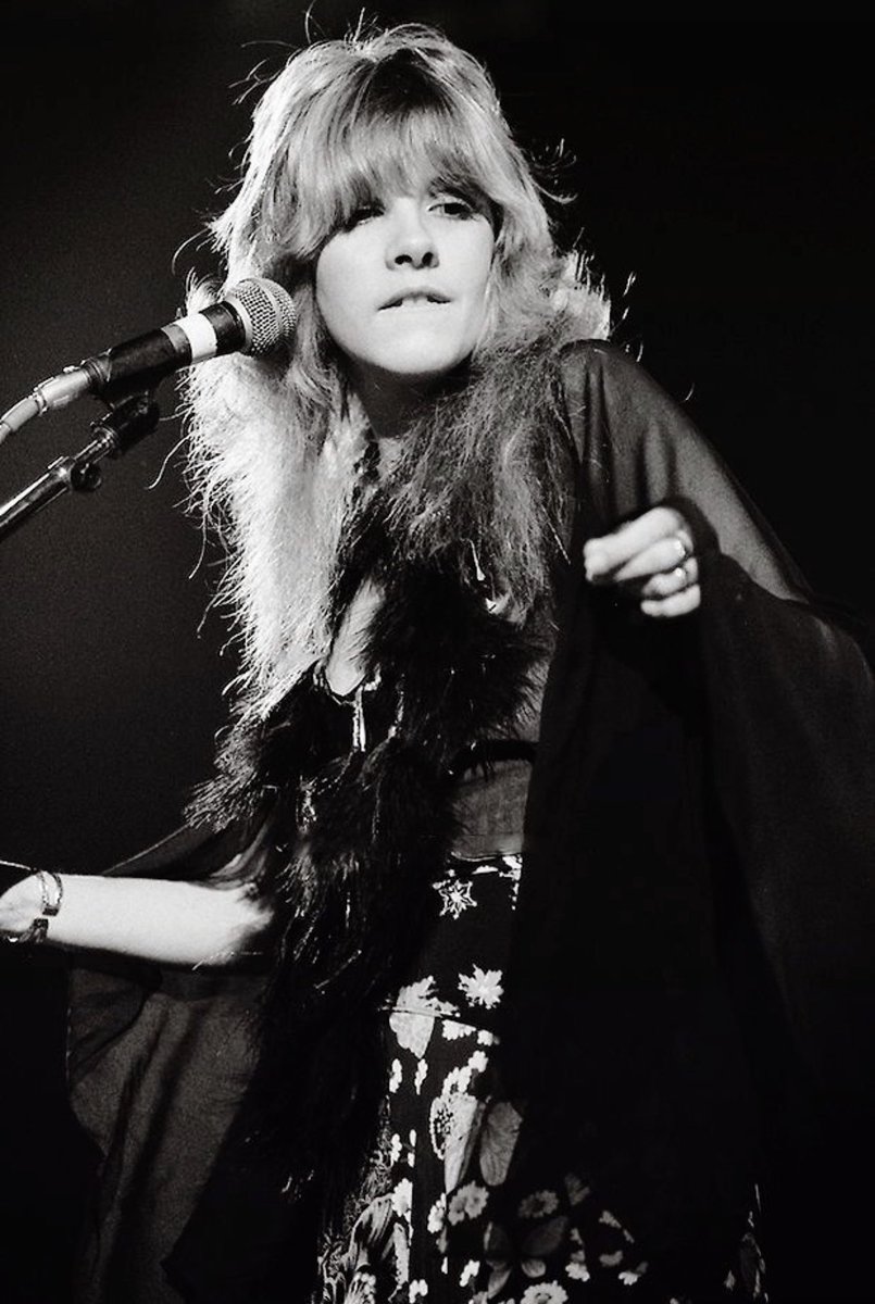 StevieInPhotos's tweet photo. Stevie Nicks, Fleetwood Mac Tour, 1975 https://t.co/wRVCWnXnTH