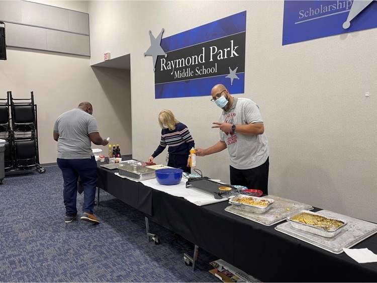 RaymondParkIMS's tweet photo. 🥞🍳What a Wonderful Wednesday Staff Breakfast to get our day started! Our Ranger Family enjoying some time and togetherness! Pancakes and Breakfast Casserole can’t be beat. 🥞🍳 https://t.co/gTia8F65Xx