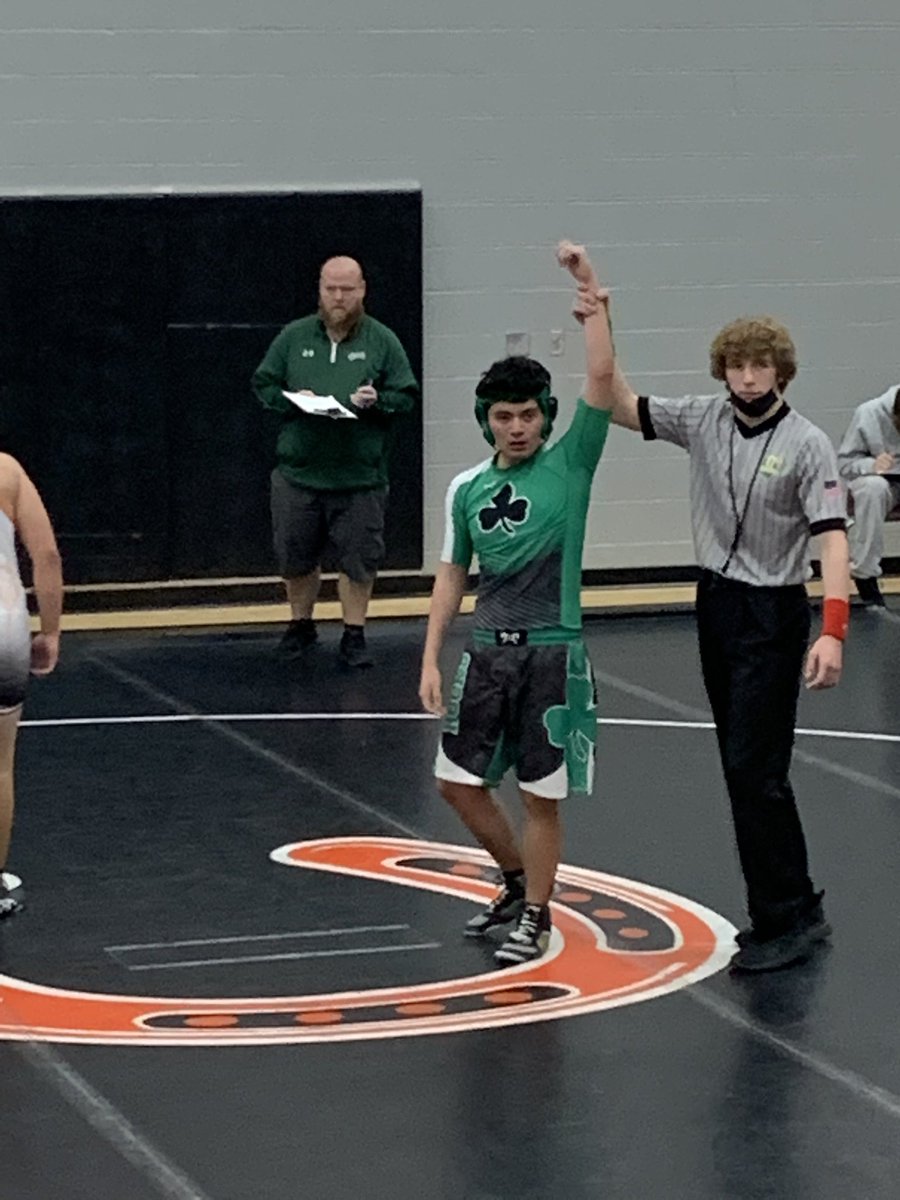 XC_DAD's tweet photo. Rocks on the mats โ๏ธ Great work from the @SellsAthletics wrestlers tonight! A win vs Walnut Spring and fell short against Delaware Dempsey. #pinsequalwins #pinchain #WrestleMania https://t.co/OZteZGIwgE