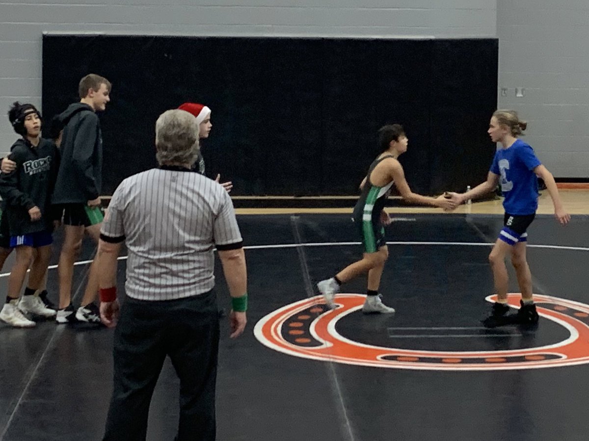 XC_DAD's tweet photo. Rocks on the mats โ๏ธ Great work from the @SellsAthletics wrestlers tonight! A win vs Walnut Spring and fell short against Delaware Dempsey. #pinsequalwins #pinchain #WrestleMania https://t.co/OZteZGIwgE