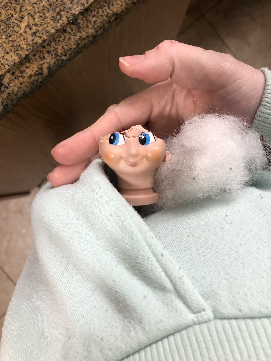 RTallarigo's tweet photo. I’ve never understood the Tell-Tale Heart more than I have today. Yes, I’ve had our half-eaten elf Ernie in my pocket for the last 4 hours. #telltaleelf #elfontheshelf https://t.co/dHSuTbOWnD