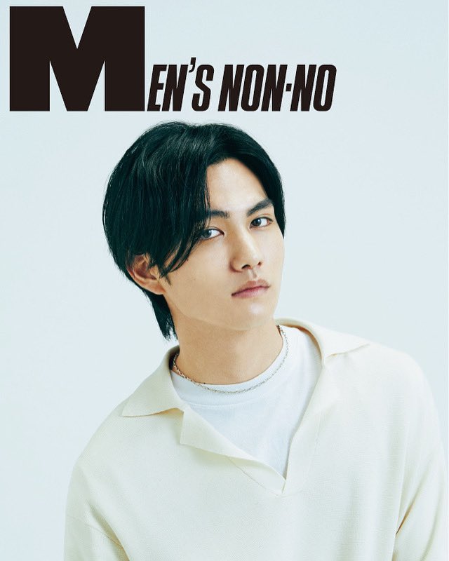 official_LIPPS's tweet photo. 【MEN’S NON-NOに掲載されました！】
@MENSNONNOJP 
メンズノンノモデル大平修蔵さんがLIPPSのベーススタイリングオイルで＂さら髪＂スタイルに！
※MEN’S NON-NO 1･2月合併号(12月9日発売)

https://t.co/HhVrNPLRm3 https://t.co/bxgGW4RfL1