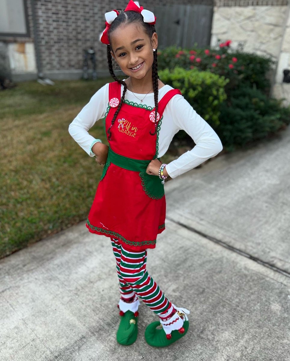 playermadeink's tweet photo. Elf Day @BWEBulldogsCISD @mikiajbarnes https://t.co/uXmcS4cf4N
