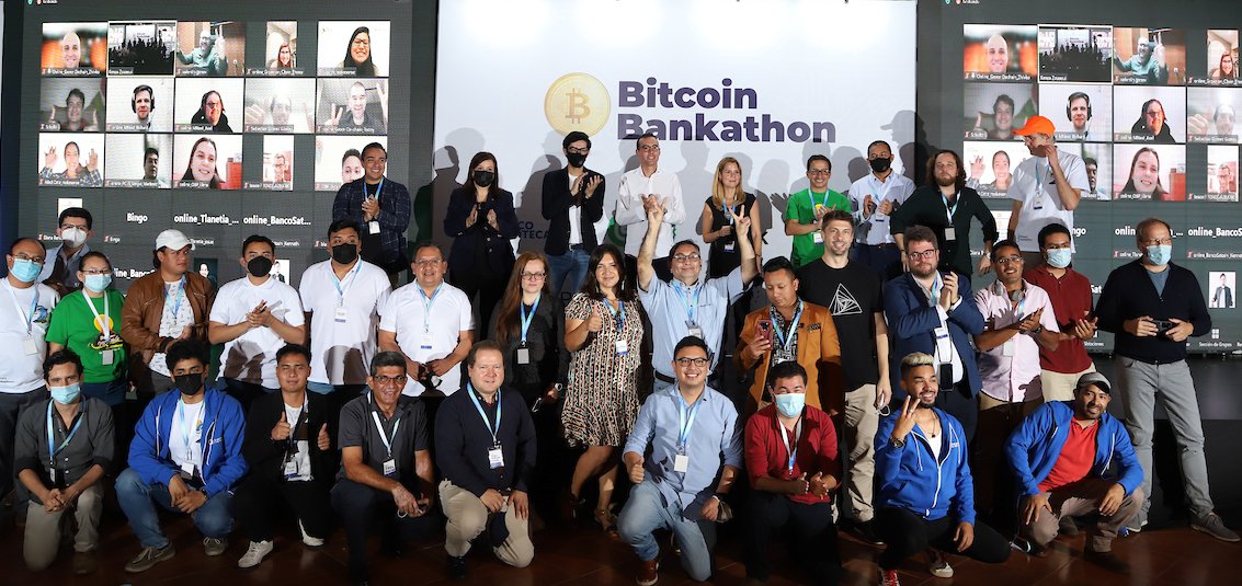 So ends the world's first #BitcoinBankathon. What an amazing ride! Muchas Gracias to all the participants, <a href="/BHElSalvador/">Banco Hipotecario de El Salvador</a>, <a href="/Innovacion_SV/">Secretaría de Innovación</a>, <a href="/OpenBankProject/">Open Bank Project</a>, <a href="/QredoNetwork/">QRDO is now OPEN (·)</a>, <a href="/tropykus/">Tropykus 🌴🍹</a>, @RSKsmart, and #ElSalvador for making this happen! Here's to the future of #Bitcoin #Banking!