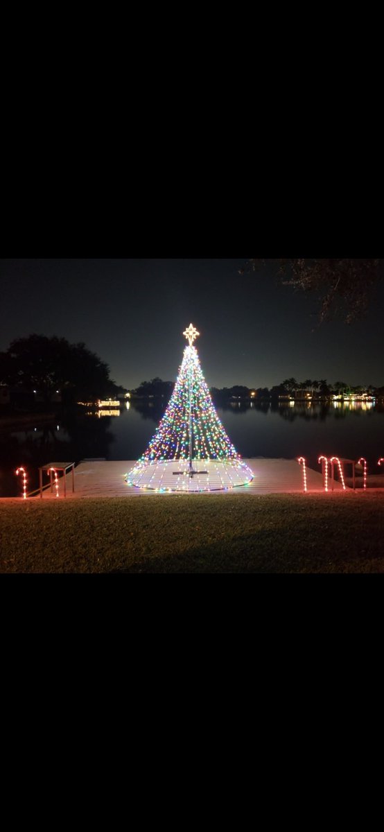 DianeEarnhardt's tweet photo. 🎼🎼It’s Beginning to look a lot like Christmas 🎄 🎼🎼 Everywhere we go! 🎼🎼🎄 https://t.co/dtz9N8WaDn