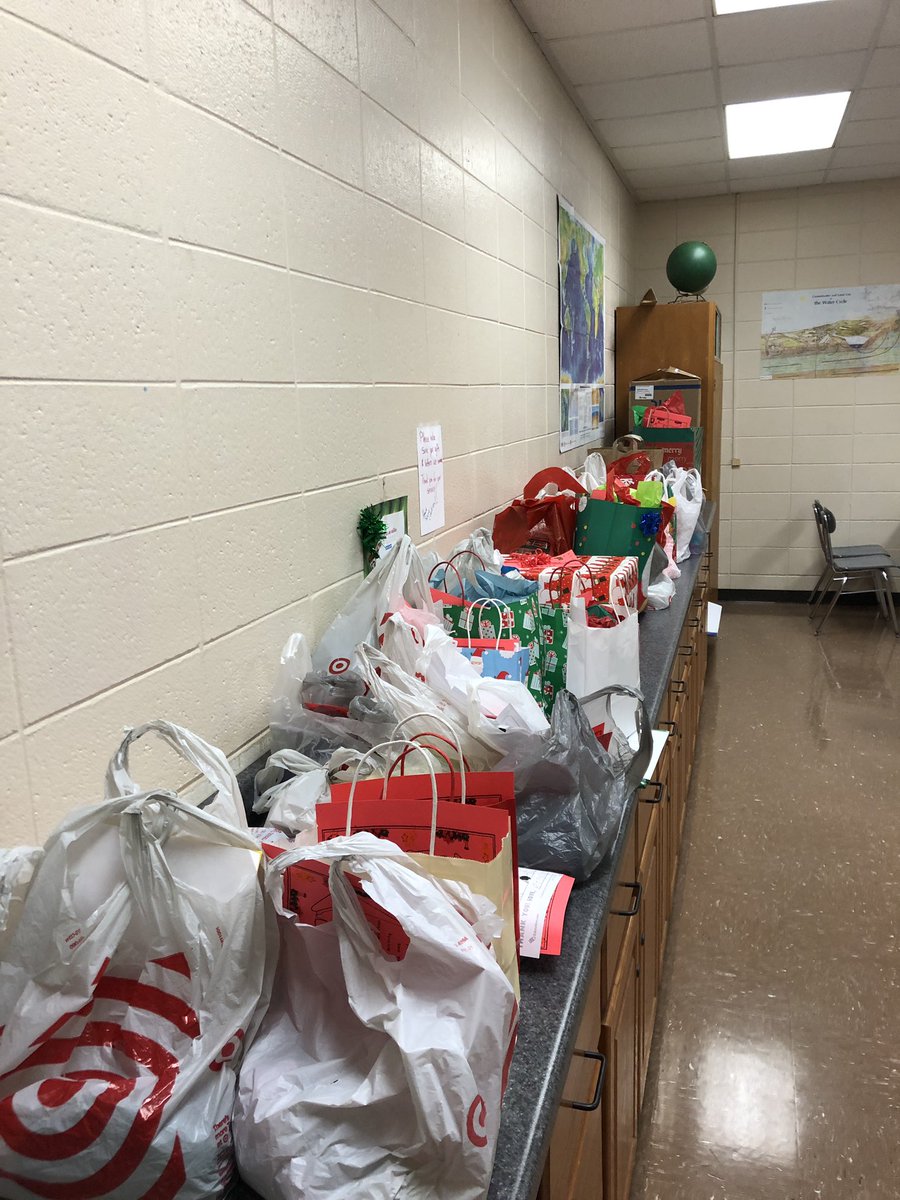 Go great to partner with you and <a href="/IKE_NHS/">Ike NHS</a> with this hart-warming project. Our students are amazing 🥰 <a href="/SDNBSchools/">SDNB Schools</a> <a href="/WestSDNB/">SDNB New Berlin West</a> <a href="/IkeSDNB/">SDNB Eisenhower</a>