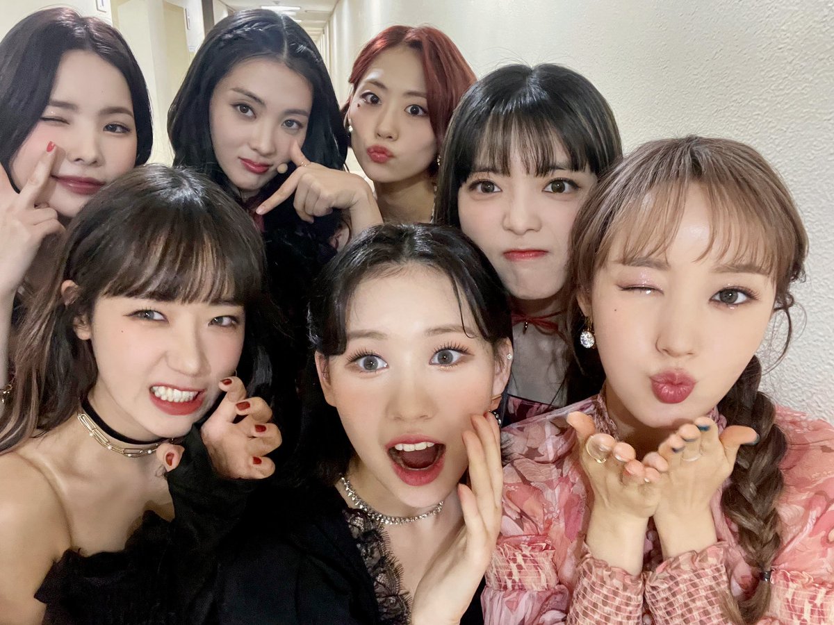 WekiMeki_Sch's tweet photo. 2021-12-09 (THUR) 
⏰ 18:00
📱#I_AM_ME Video call [EVERLINE]

⏰ 20:00
📱#I_AM_ME Video call [MOKKET/ SHOPEE/ LAZADA]

#위키미키 #WekiMeki #WekiMekiSOTD @WekiMeki #시에스타 #WekiMeki_Siesta https://t.co/0M8pgztdxU