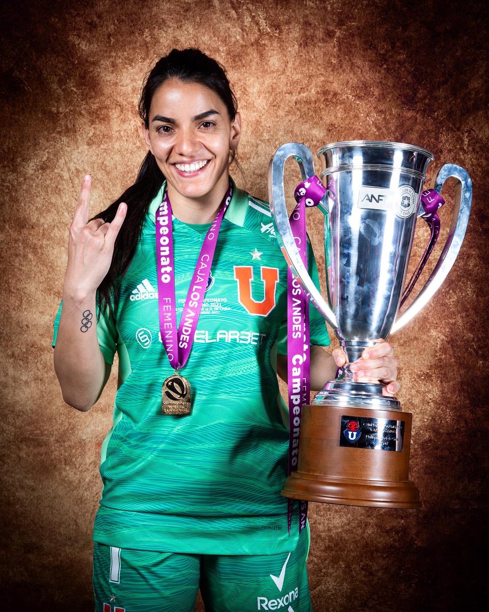 UN TÍTULO INOLVIDABLE 💙

SOMOS CAMPEONAS 🔵🏆🔴

#VamosLaU 🤘