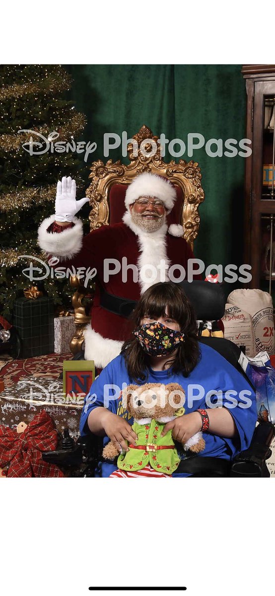 disneylover2100's tweet image. Me and Duffy with Santa Claus, we told him what we wanted for Christmas￼ 🎅🏻🎄🎅🏻. @DisneySprings @WaltDisneyWorld #meetingsanta #duffythedisneybear #Christmas2021 #DisTwitter