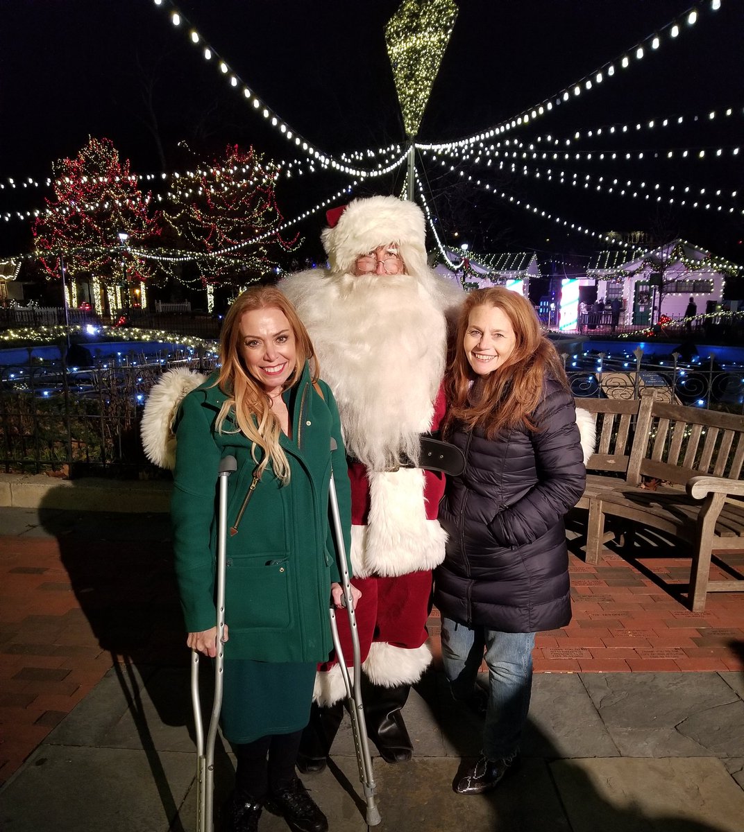 SheilaShowPHL's tweet photo. I got to hang w/Santa🎅 @CMMarkSquilla 😉 & the kids, serving as one of his "elves" w/ @RepMaryIsaacson
last night at Winter in @FranklinSqr by @CitizensBank.
We had so much fun riding the carousel🎠 together & watching the magical #ElectricalSpectacle LightShow💡by @PECOconnect. https://t.co/zt1x4zlRYu