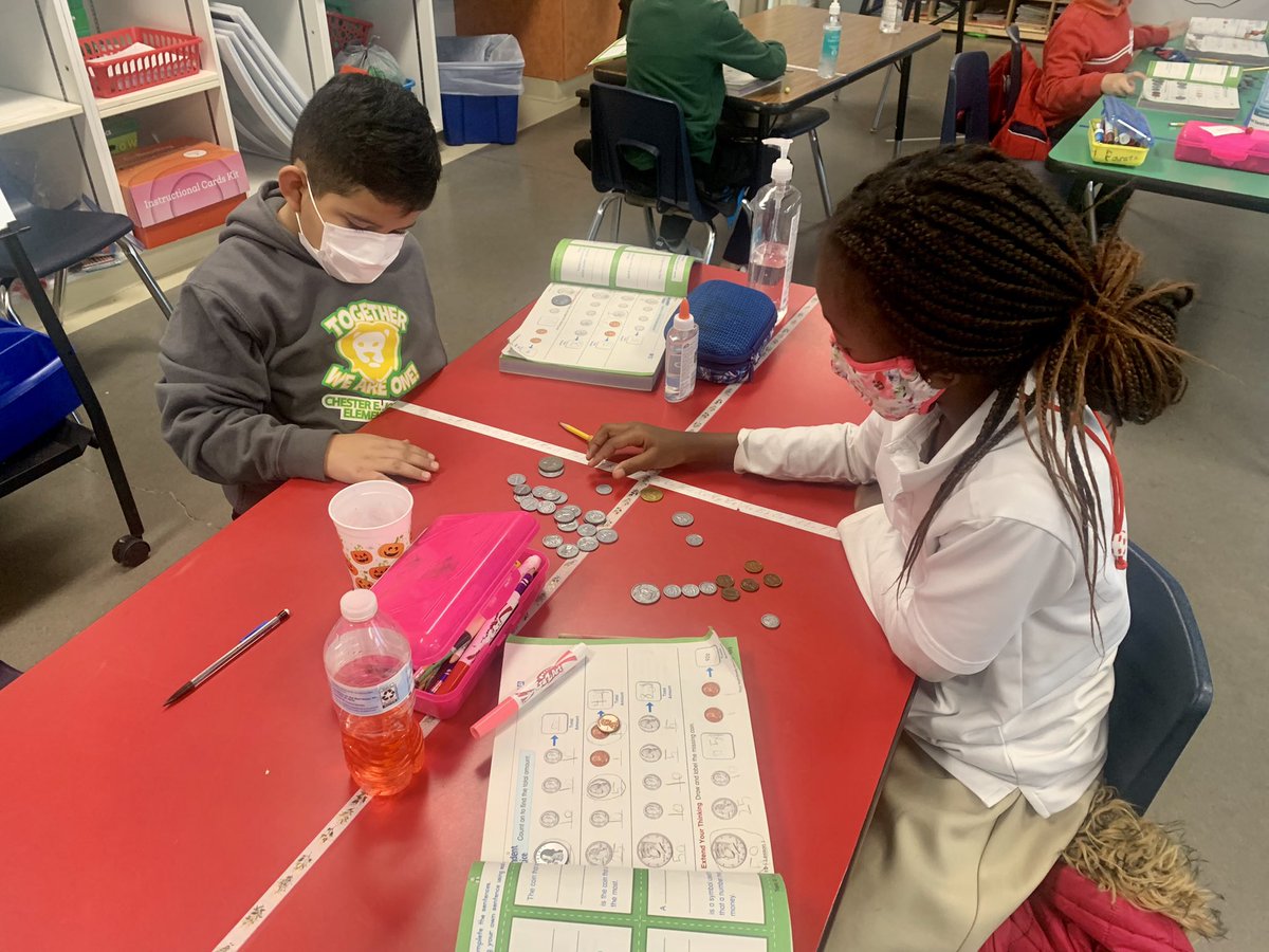 MrsCaravetta's tweet photo. 2nd grade students practicing their money skills! 👏 https://t.co/M4VtgI8vo3