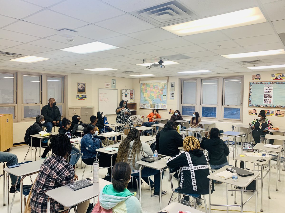 SteelmenBSU's tweet photo. We had the pleasure of hearing from the great Dr. @TennilleNAllen of @LewisUniversity during our meeting yesterday. She left us all thinking and pondering our existence and history from a Black sociological perspective! https://t.co/Yp6nou1DXv