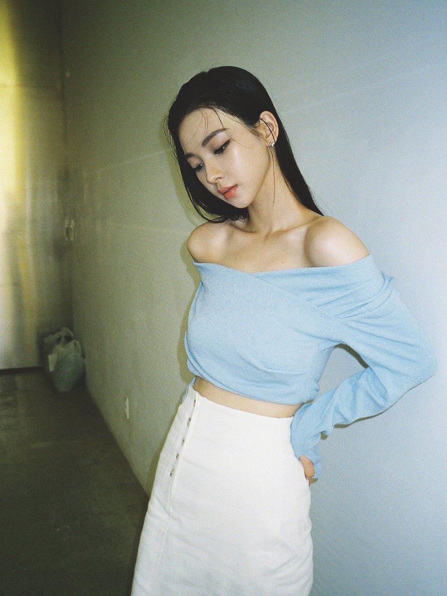 aespapic's tweet photo. oh my goddess https://t.co/kuaqY3snnH