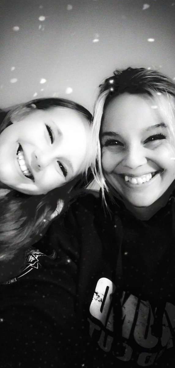 Missnowflake85's tweet photo. Me and my bestie. My #1. My ace. https://t.co/DPWqvoq0xF