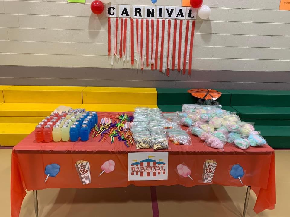 Chauntee86's tweet photo. Today the 3-5th grade GATE students at Parkway participated in the Region 11 STEAM Carnival. We came in 2nd place and the students celebrated with cotton candy and other carnival themed snacks. #CISDSTEMplus @CrowleyISD https://t.co/2pseIdtpOn