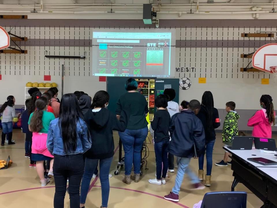 Chauntee86's tweet photo. Today the 3-5th grade GATE students at Parkway participated in the Region 11 STEAM Carnival. We came in 2nd place and the students celebrated with cotton candy and other carnival themed snacks. #CISDSTEMplus @CrowleyISD https://t.co/2pseIdtpOn