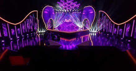 fineartlight's tweet photo. Unique stage design in Armenian Mask tv show with FINE ART lights

Fixture list:
20 FINE 280 Beam
9 FINE 440 #BSW
36 FINE 1519 #Pixie
12 FINE 1519 #WASH
24 FINE 348 DG
16 FINE 1514 Zoom #Par

#tvlighting #lightingdesign #stagedesign https://t.co/exh0NqQH1e
