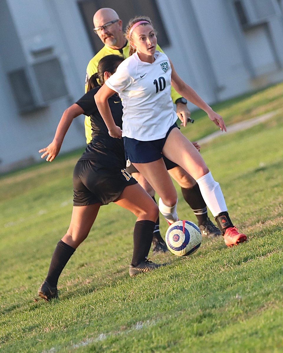 kukat224's tweet photo. @CEHSSoccer @HectorVerduzc16 @PAGMETER @PRiddlesprigger https://t.co/xiOZDN7kzq