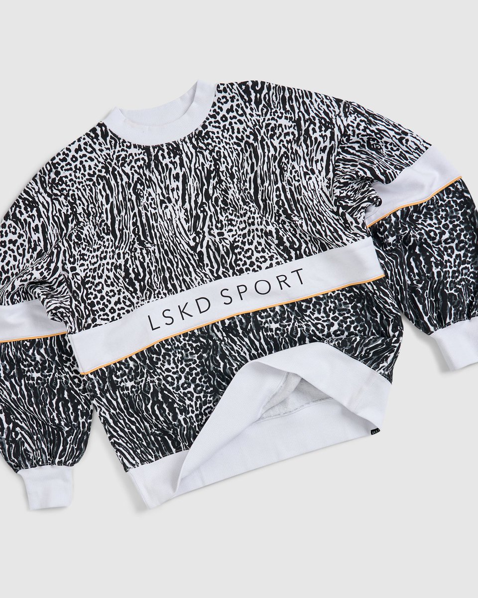 Hey <a href="/WhiteClaw/">White Claw</a> 👋 You bring the claws &amp; we’ll supply the fit?

#clawsforclothes