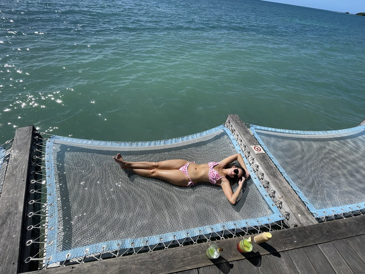 ColtForTexas's tweet image. She kept it so real i fuck with her foreva. (RIP dolph)
This is my smokin hott wife, Mrs. Rapp. Will post wedding pics later but for now we’re in Jamaica honeymoonin’