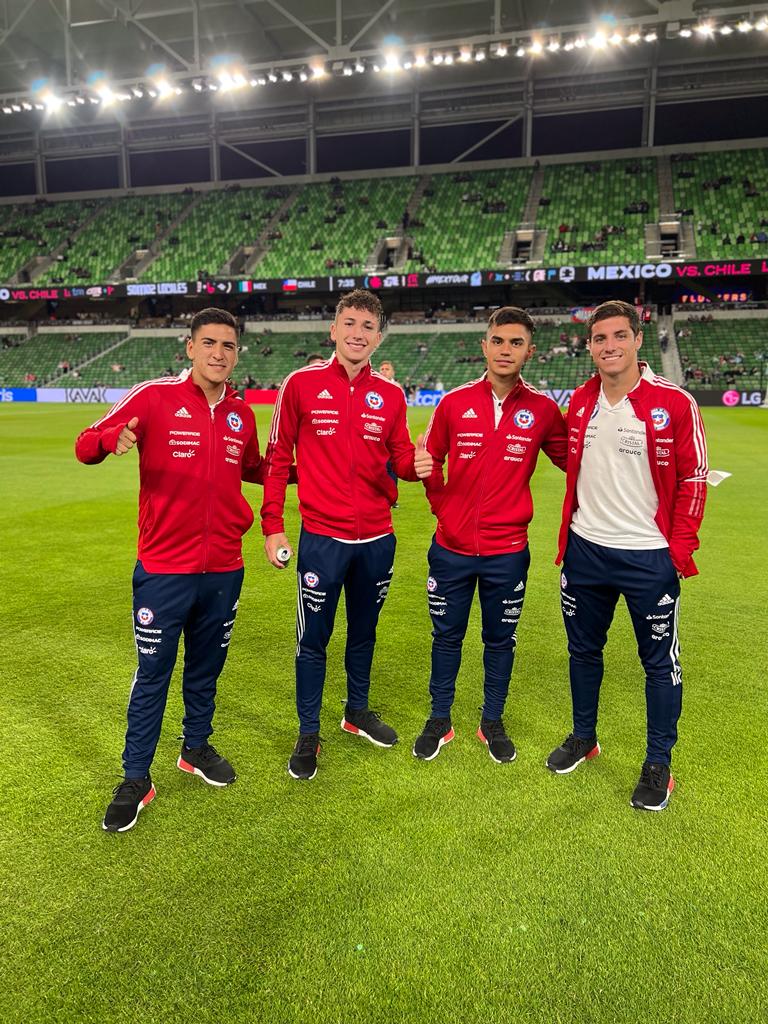 ¿Cuántos RT merece esta bandita juvenil de #LaRoja? 😍😍😍