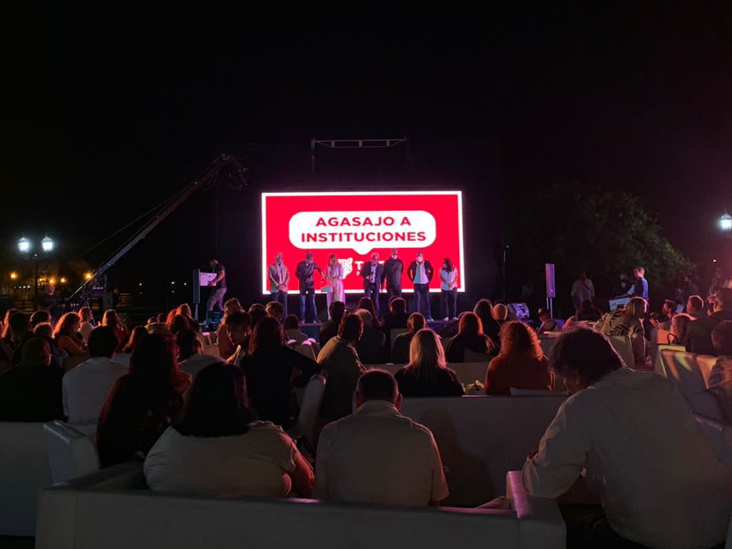 ZamoraJulio's tweet photo. En el marco #DíaDeLaVirgenEnTigre, también tuve el placer de encontrarme con distintas organizaciones e instituciones del distrito. ¡Junto con ellos seguiremos trabajando por la ciudad que todos queremos y todos amamos! https://t.co/69ANkZU2ls