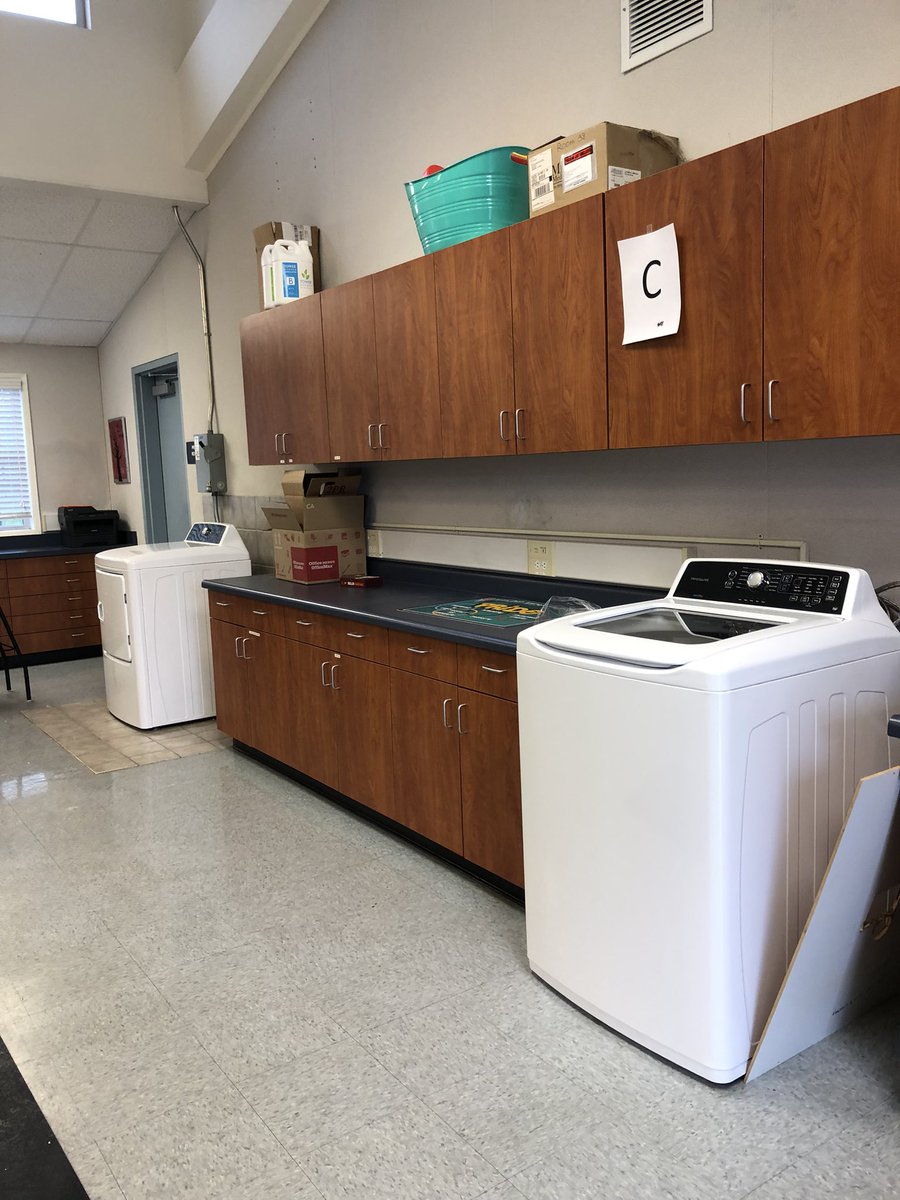OlyMDUSD's tweet photo. Check out Olympic’s new washer &amp; dryer in our community space… supporting kids and meeting their needs! Thank you to Donor’s Choose, Ms. Gower &amp; MDUSD M&amp;O! WE ARE OLYMPIC! #olypride #olysquad #teamoly #alted #olycommunity @MtDiabloUSD @CCEAeducation https://t.co/sHryPsBysW