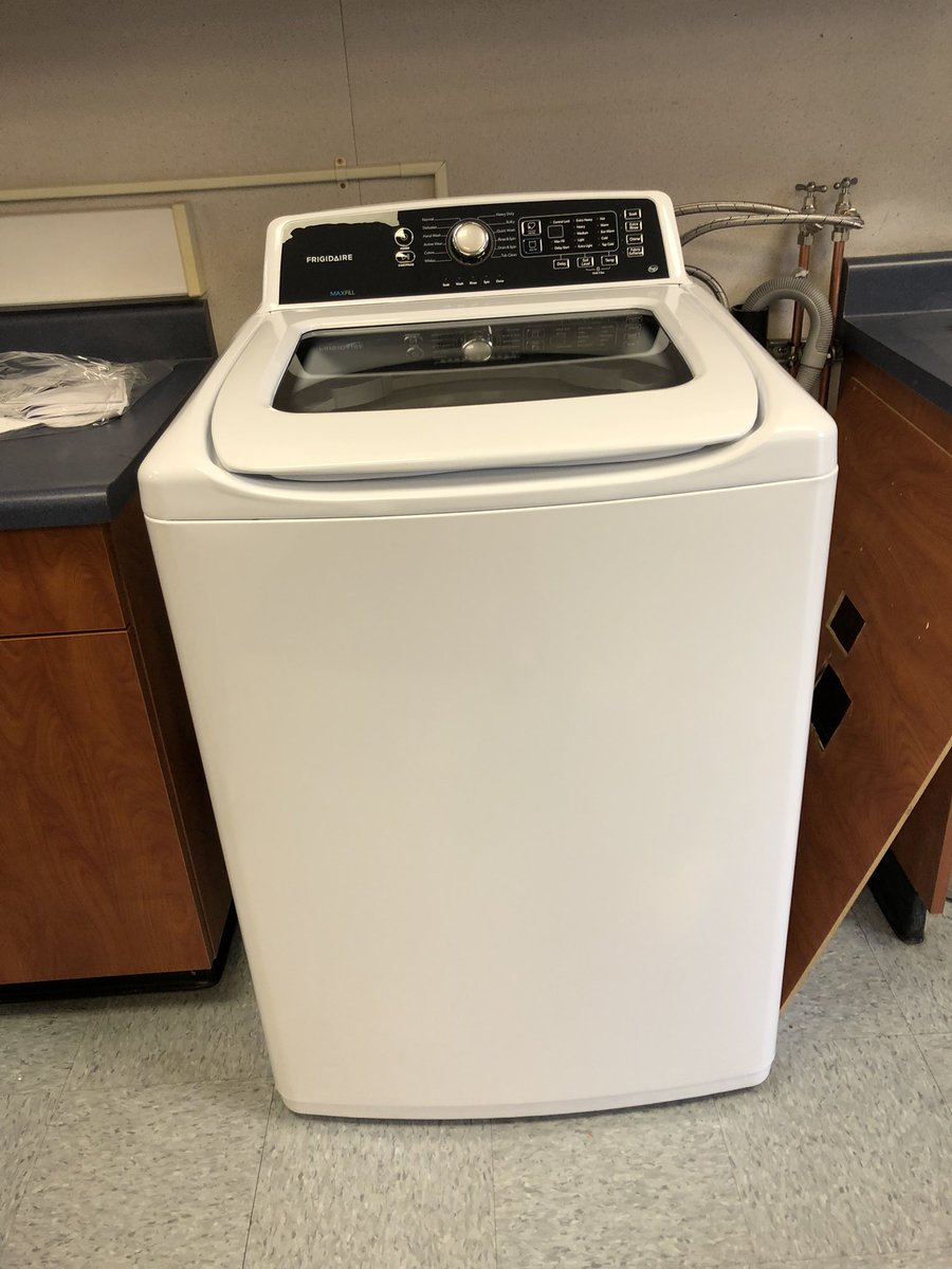 OlyMDUSD's tweet photo. Check out Olympic’s new washer &amp; dryer in our community space… supporting kids and meeting their needs! Thank you to Donor’s Choose, Ms. Gower &amp; MDUSD M&amp;O! WE ARE OLYMPIC! #olypride #olysquad #teamoly #alted #olycommunity @MtDiabloUSD @CCEAeducation https://t.co/sHryPsBysW