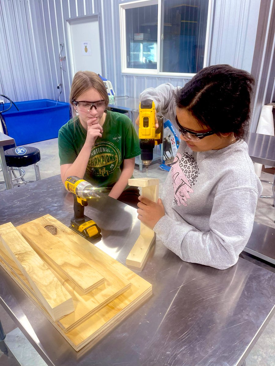 rylynsmall's tweet photo. Santa’s workshop has went to work in Xploring Ag! Very unique projects this year. #teachag #flylikeanEPeagle https://t.co/vC8I0rh0bb