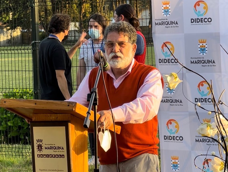 GOREdeLosRios's tweet photo. Mejores espacios deportivos para nuestras comunas⚽️🚴🏾‍♀️🏃‍♀️
Nuestro Gobernador @LuisCuvertinoG junto a @ELIASSABAT y @MuniMariquina inauguraron Mejoramiento del Estadio Municipal. 

El proyecto tuvo inversión del Fondo Regional de Iniciativa Local (FRIL) de $73 millones!

#valdiviacl https://t.co/zIOsPPdtJw